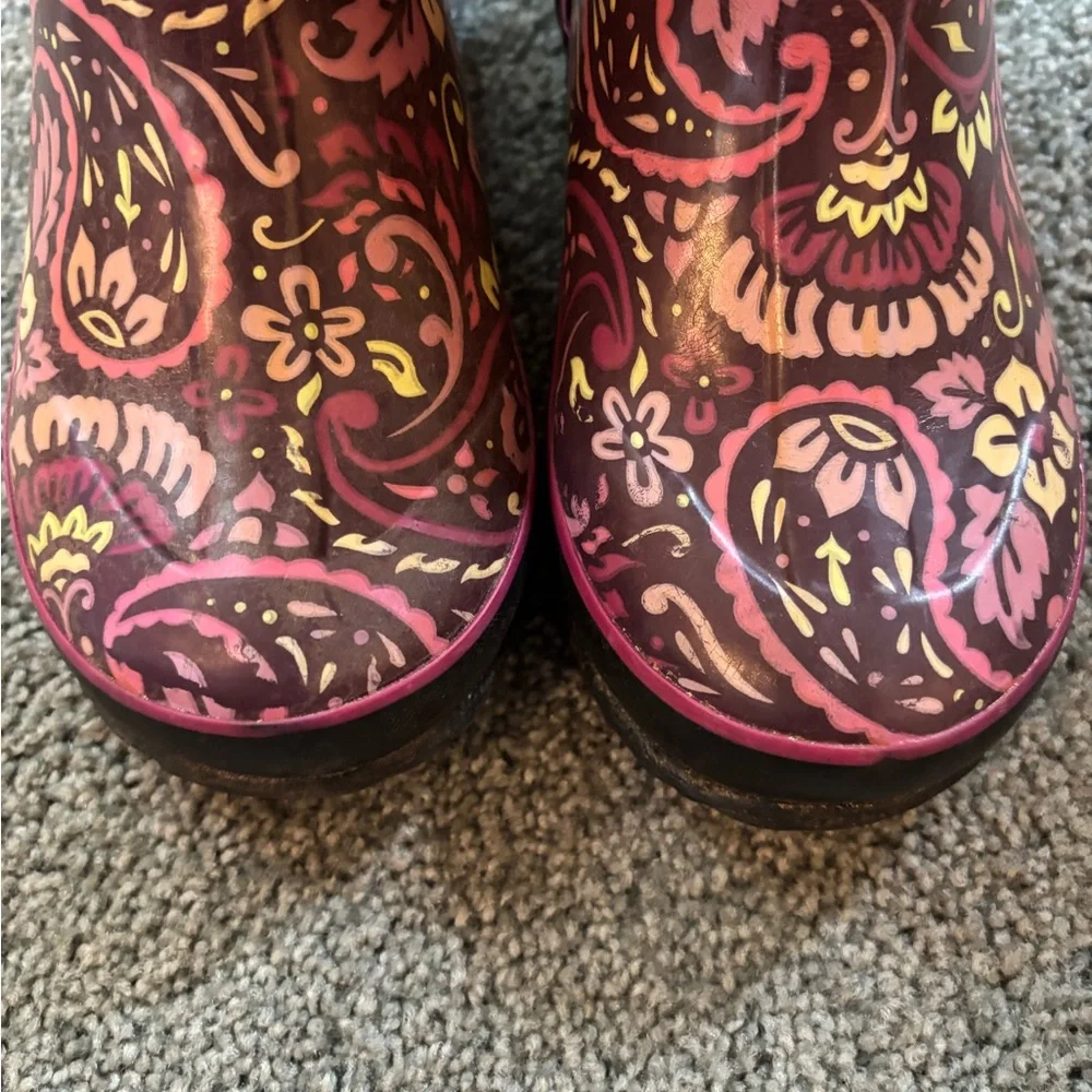 Bogs purple magenta Paisley Rain Boots size 1